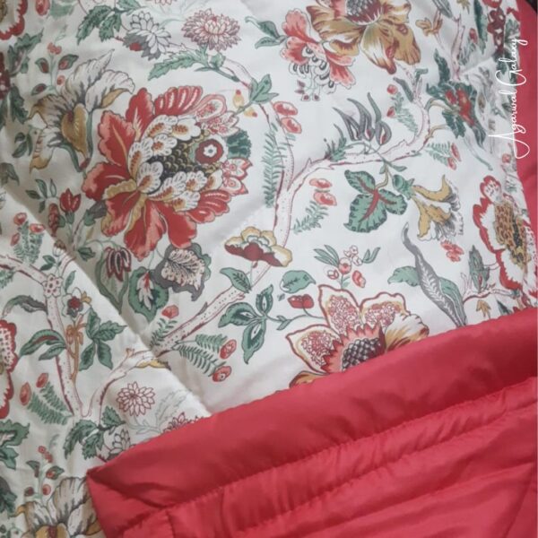 Vintage Romance: Single Comforter in Timeless Floral